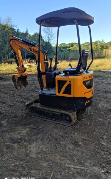 Serviços de Mini escavadeira